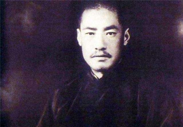 马步芳的独生子，20岁就当上军长，晚年为汶川灾