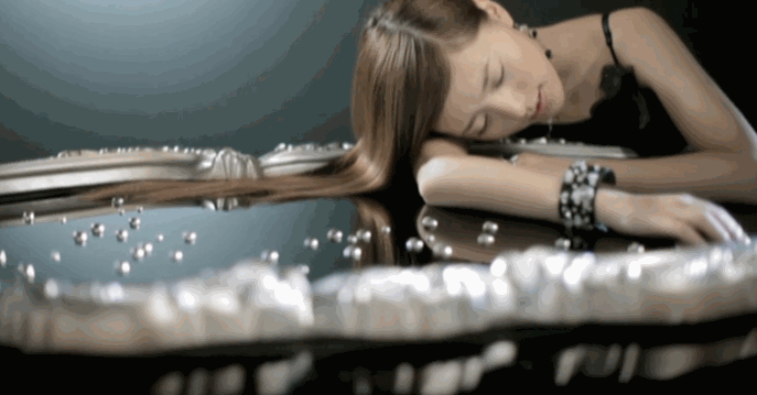 老天爷追着喂饭都没爆红，这位姐到底有多“懒