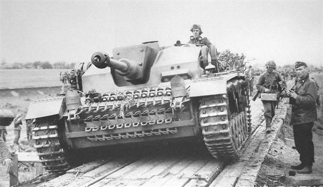 二战中，库尔斯克会战究竟有多惨烈？我来告诉