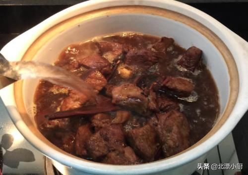 炖牛肉,牢记"3放3不放"牛肉软烂入味,关键还不腥不柴-简易百科