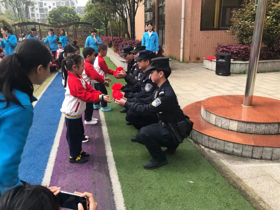 我为群众办实事|安全从娃娃抓起 湘潭高新公安进校园