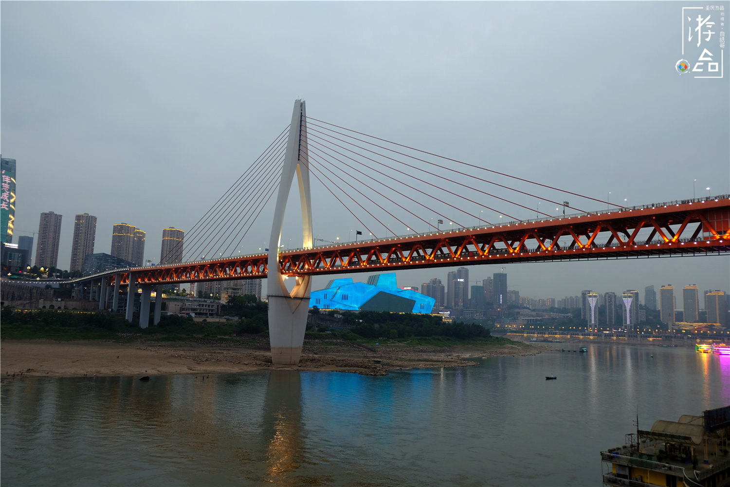 漫游山城：重庆的两对双胞胎大桥，人气差异大，还要分“公母”