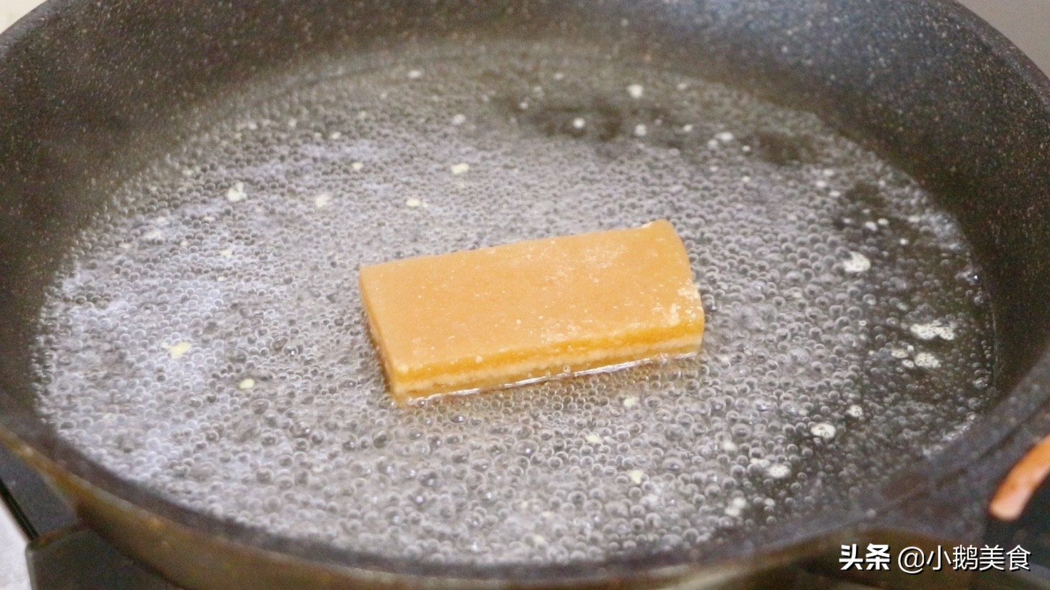 糯米粉這做法實在太好吃了，難怪小吃街那麼火，吃一次就念念不忘