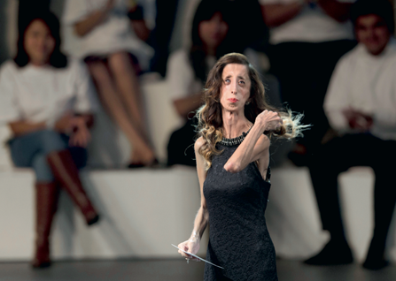 网红\"零脂肪女孩\"，曾经被人恶言相向，