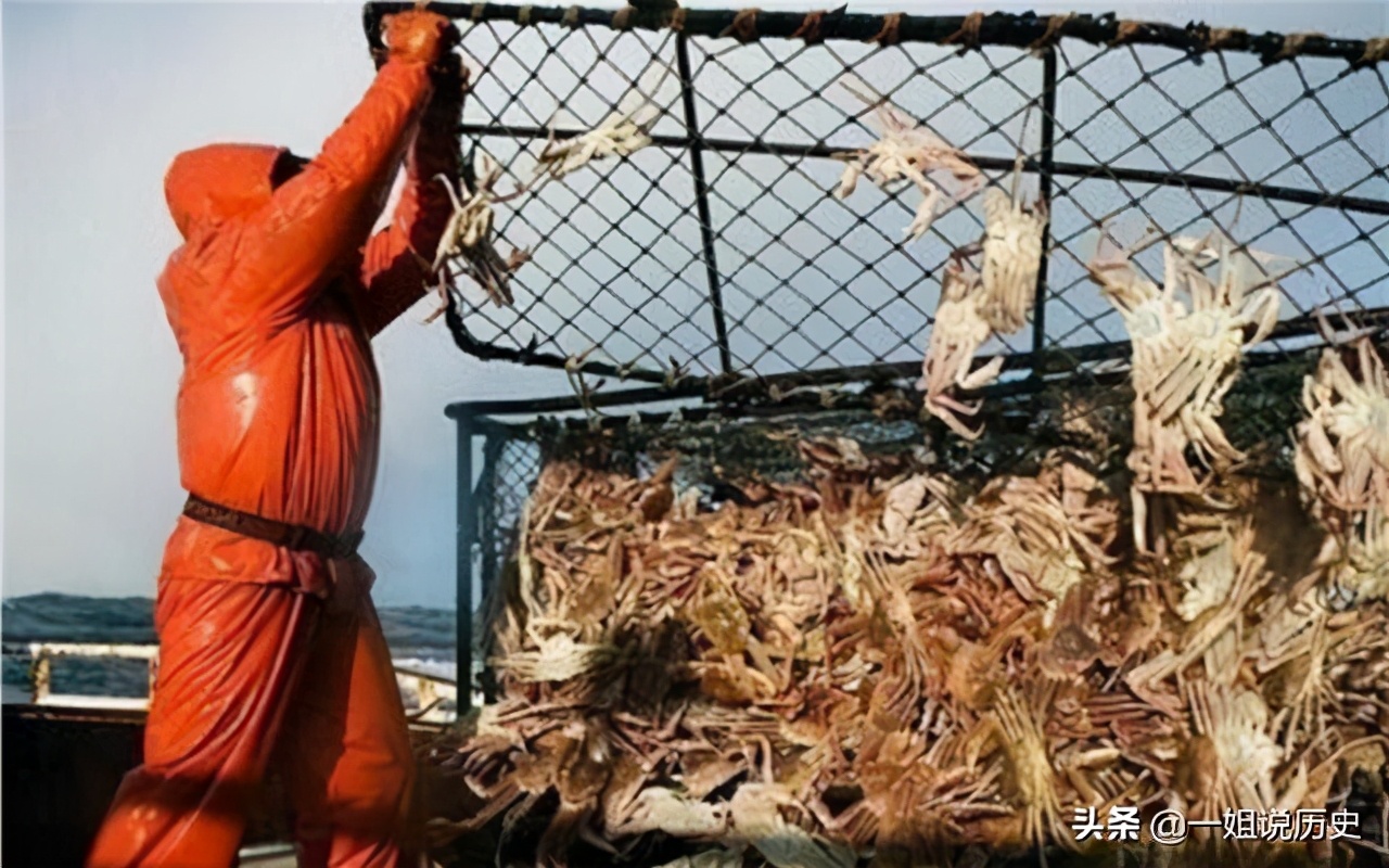 最危险职业“捕蟹人”，干5天挣69万，平均每7天就有一人丧命