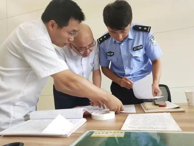 夜班回家，发现一个姑娘“呜呜”哭！之后的故