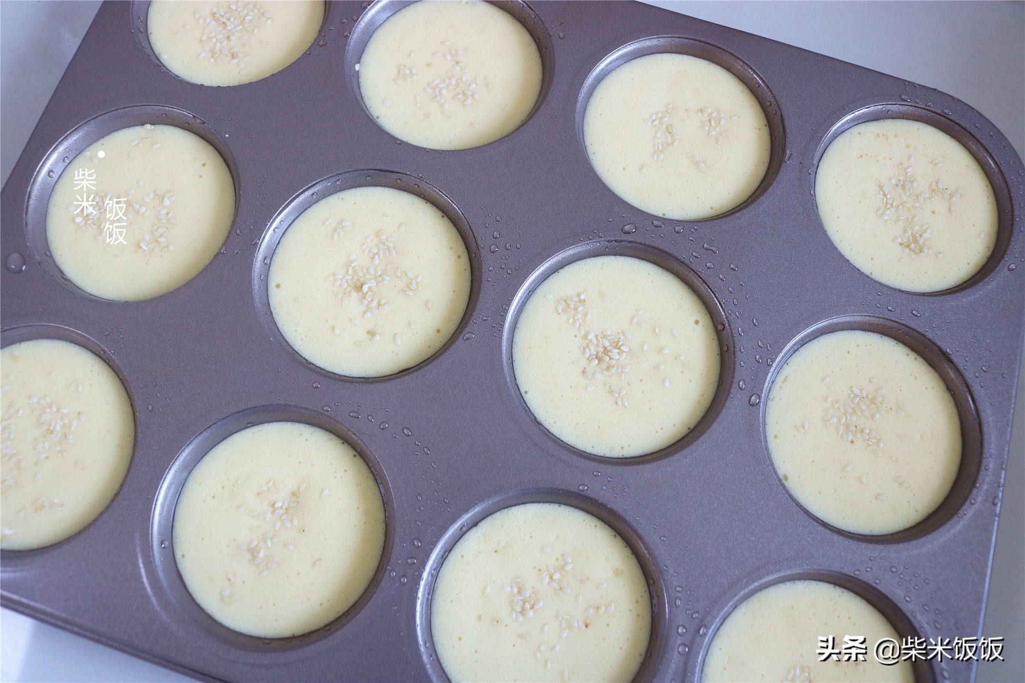 3個雞蛋，90克麵粉，攪一攪做了12個蛋糕，又香又軟太好吃