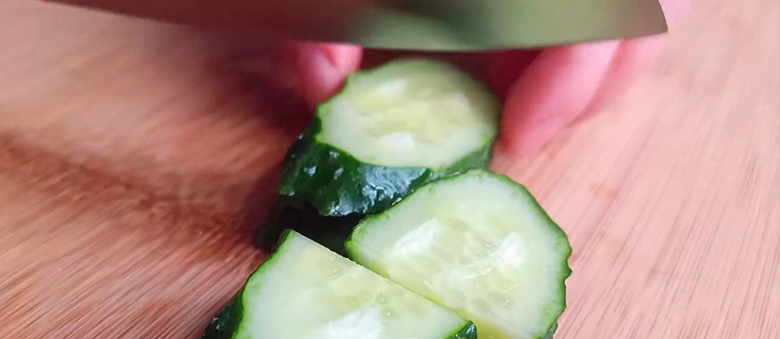 五花肉不要紅燒啦，淋2個雞蛋，你想不到的做法，每次上桌不夠吃