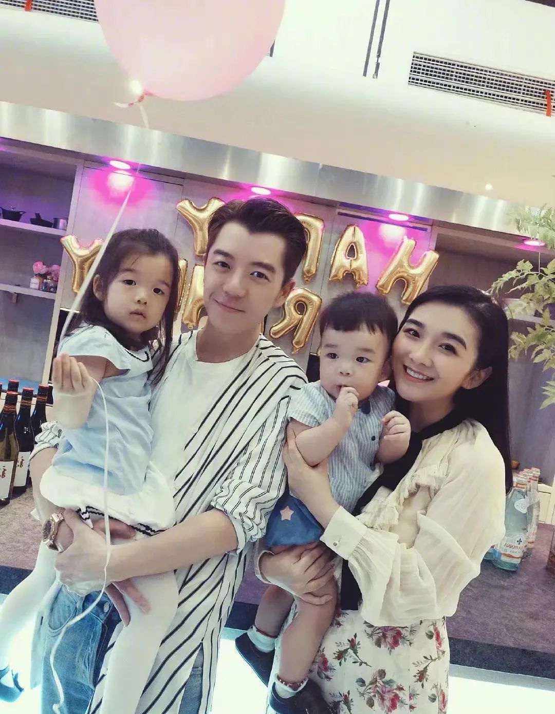 吴雅婷发文否认王栎鑫出轨！为什么大众就不相
