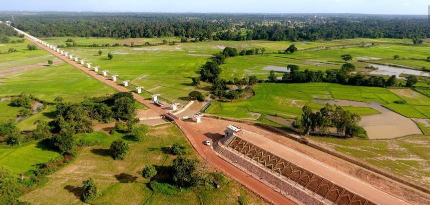 堪比中巴经济走廊！中老铁路加班加点进行，我