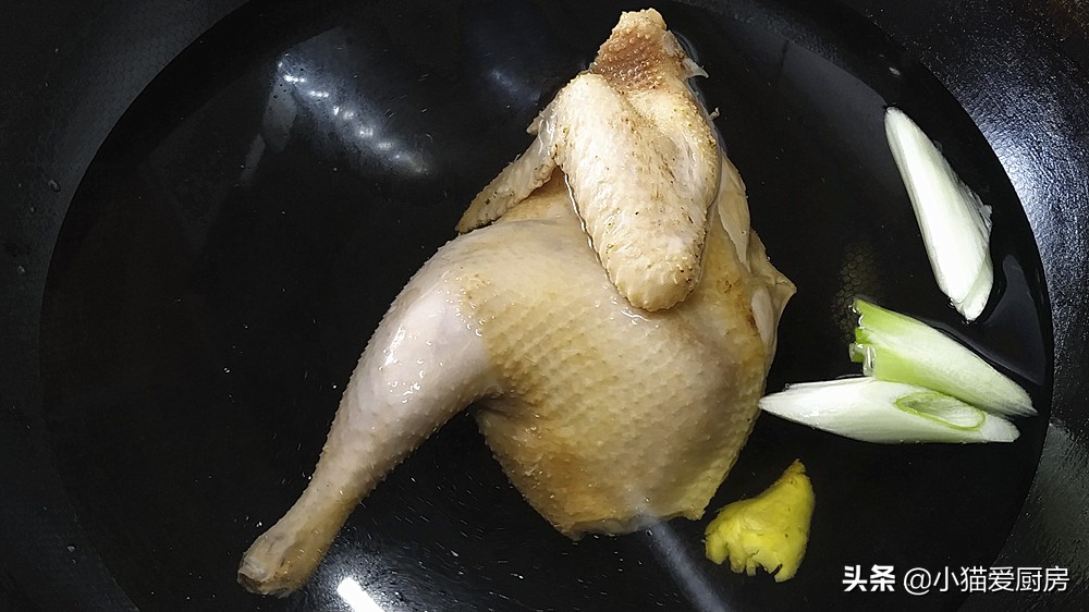 图片[6]-教你一道隔水蒸白切鸡的做法 鸡肉嫩滑口感好 制作还简单-起舞食谱网