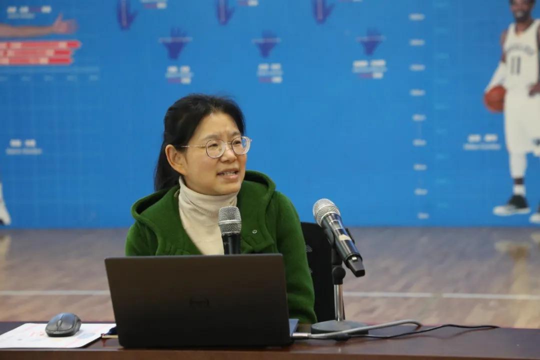 天府新区华阳中学教育集团小学集团部家长学院开讲啦