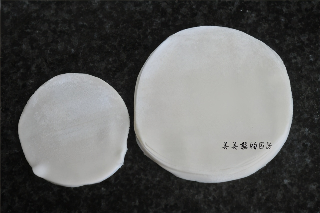 兒子最愛的早餐，比餃子簡單比包子好吃，鍋裡一煎，清爽有滋味