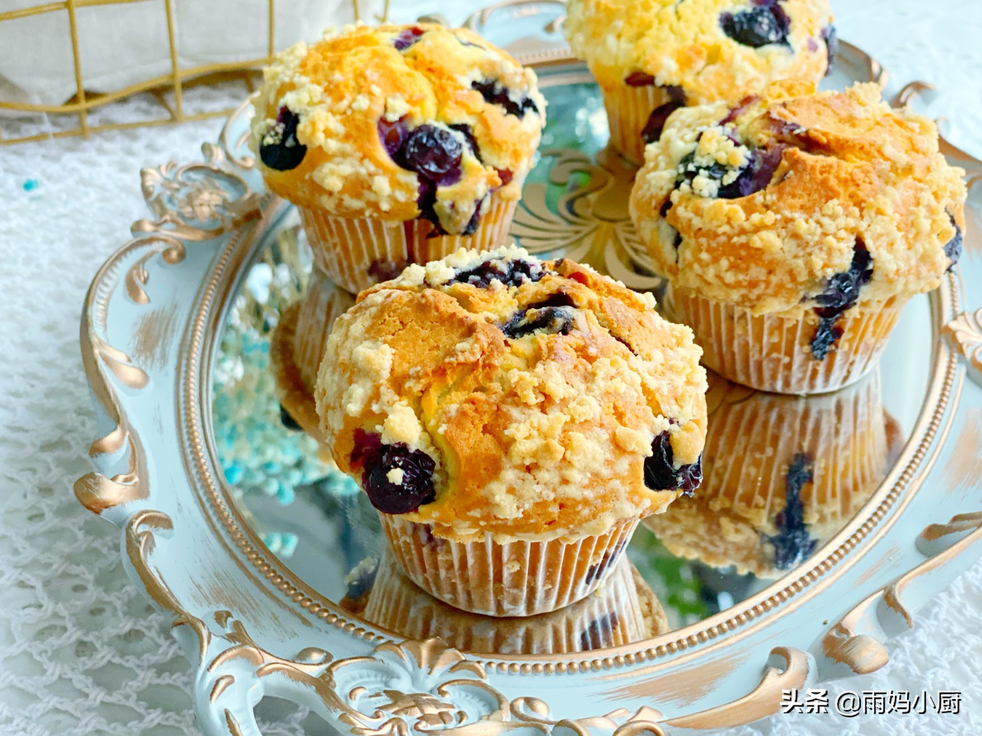 10分钟搞定，爆浆蓝莓麦芬蛋糕，外酥里软又美味，秒杀蛋糕店