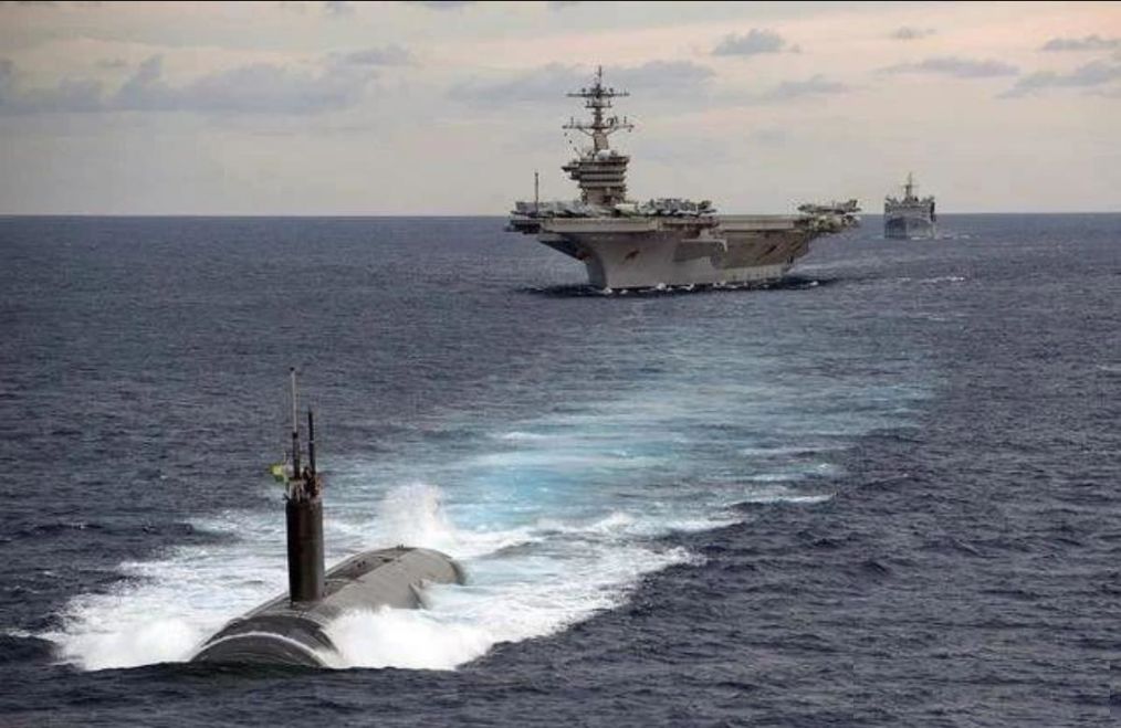 美军7艘航母疫情中冒险“复工”，强行出海，这