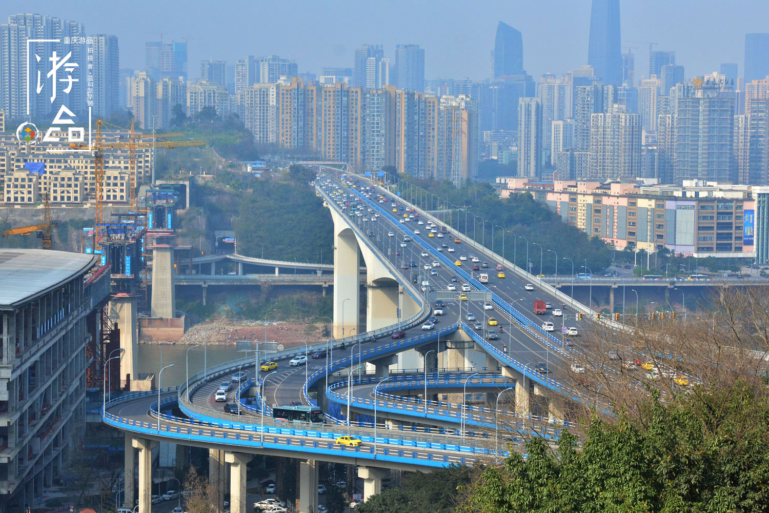 在重庆有多容易迷路？外地人进城逛街，一共看到8个解放碑