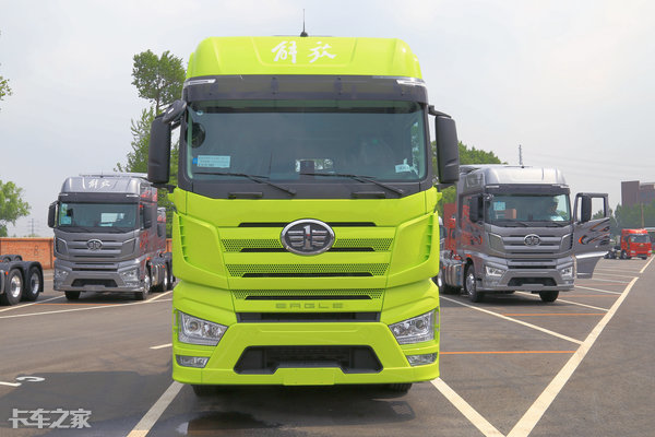 这8种颜色解放J7牵引车，哪一款才是你的最爱？