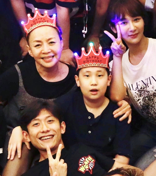 生日|宋丹丹60岁生日宴众星云集 干女儿杨紫失宠干儿子稳坐C位