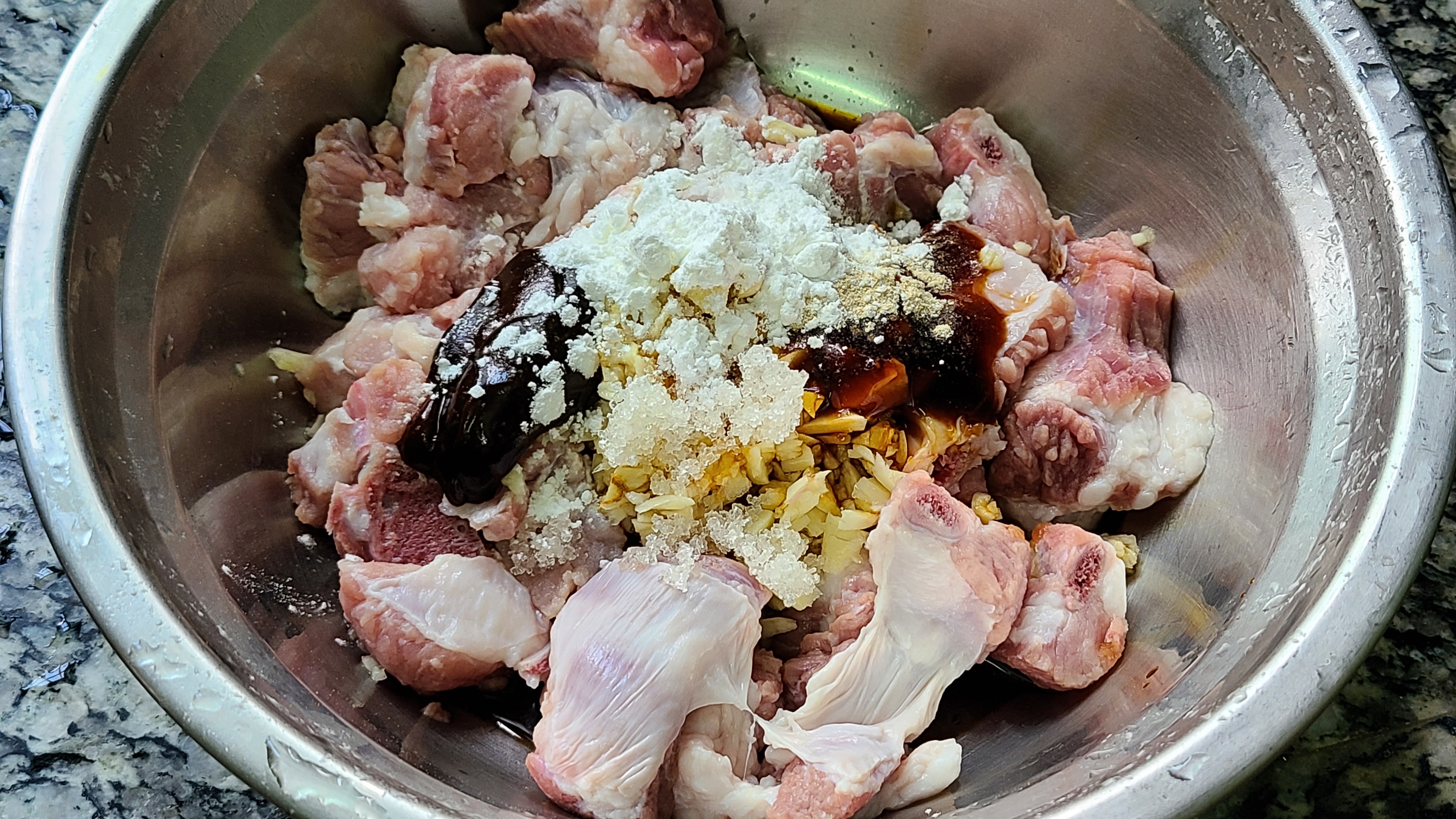 排骨这样做味道更香，教你在家秘制排骨，简单好吃，太美味了