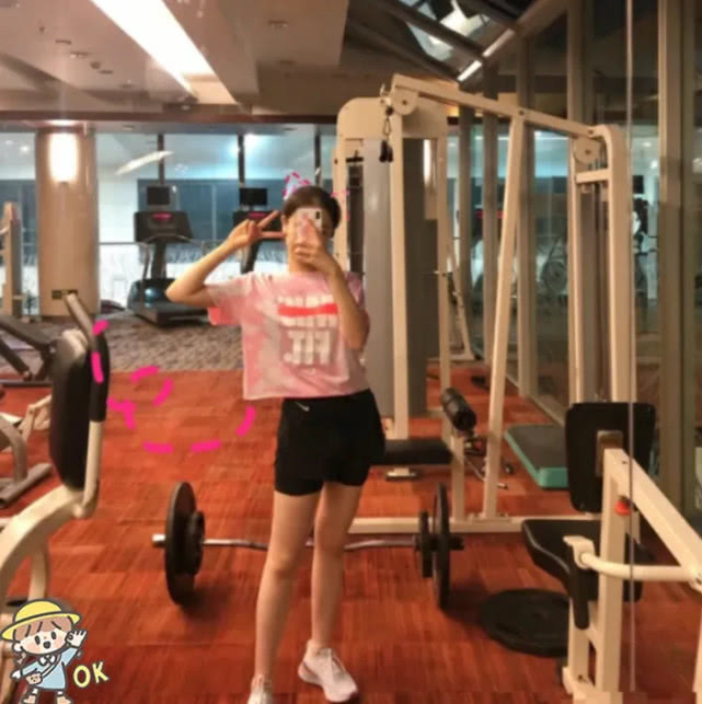 遭遇网络暴力后，李兰迪一个月瘦出“蚂蚁腰”