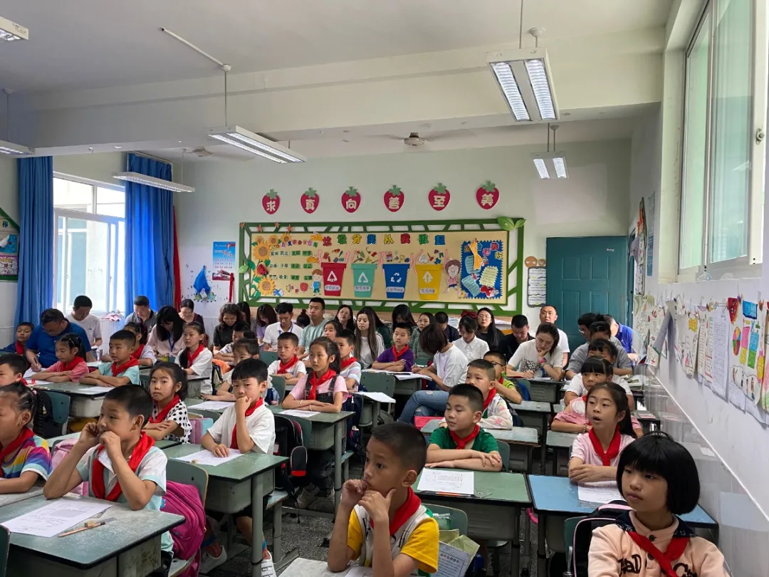 教而不研则浅，研而不教则空丨永兴小学数学教研活动