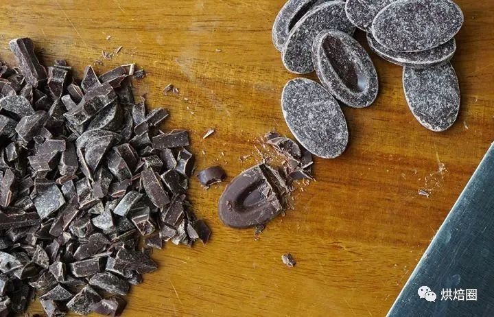 我做的巧克力脆脆珠麵包外面都很貴自己做很便宜咬一口嘎嘣脆