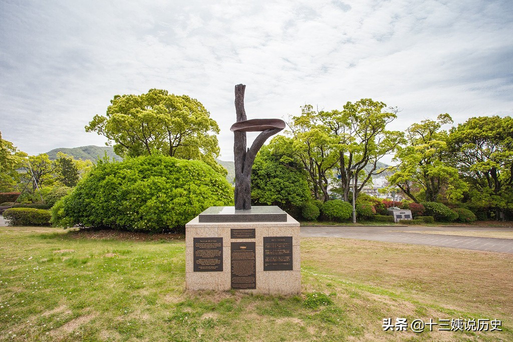 长崎核爆纪念公园：当年8万人瞬间死亡，中国赠送的雕像意味深长