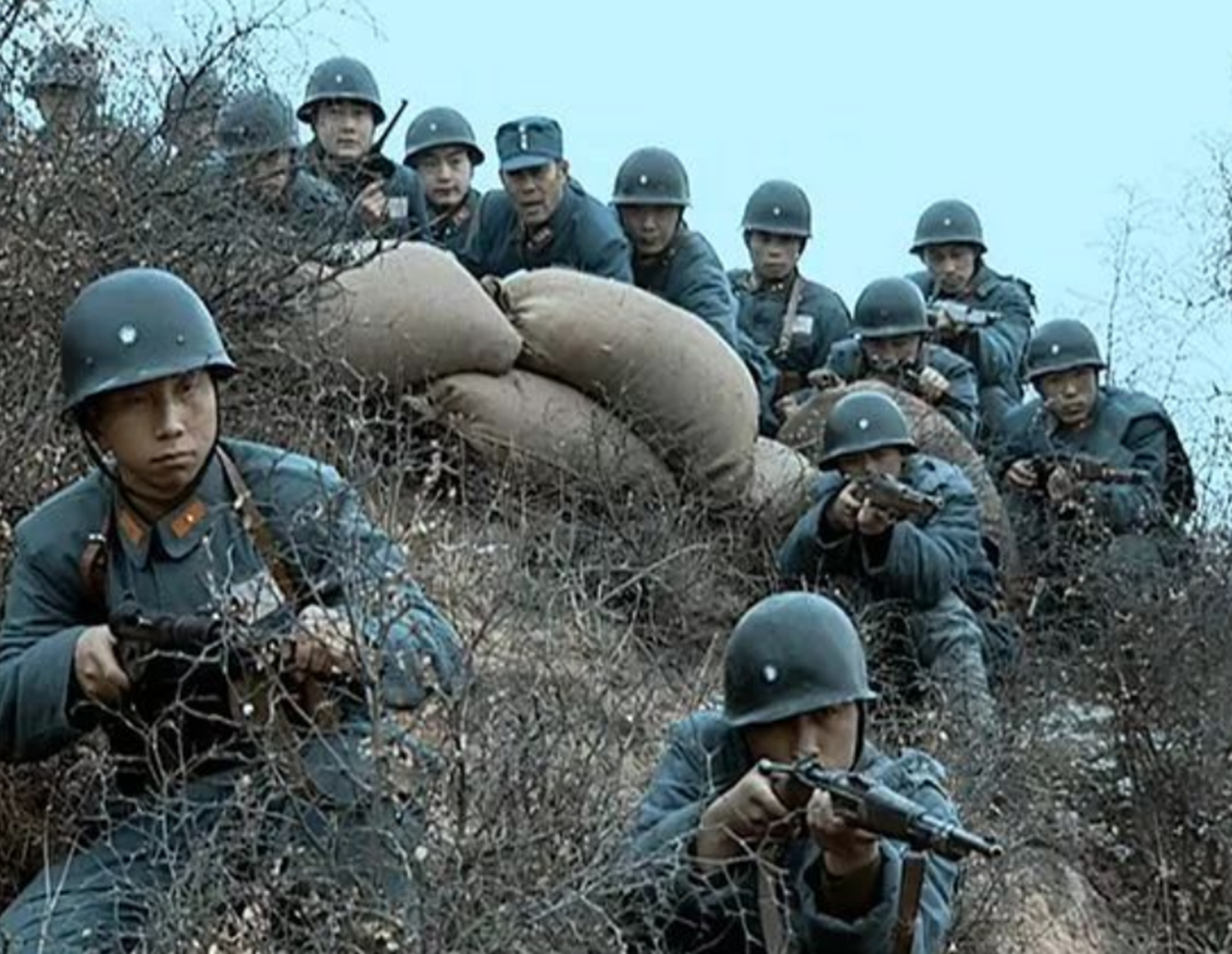 二战日军为何宁愿拼刺刀也不用冲锋枪？用冲锋枪，日本人死得更快