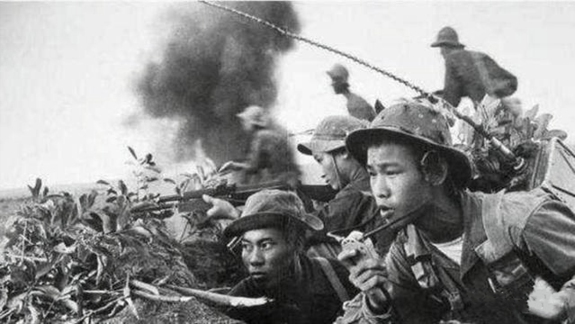 他独自与越军周旋6天，遗体惨被水泥浇灌，只有头颅回到祖国