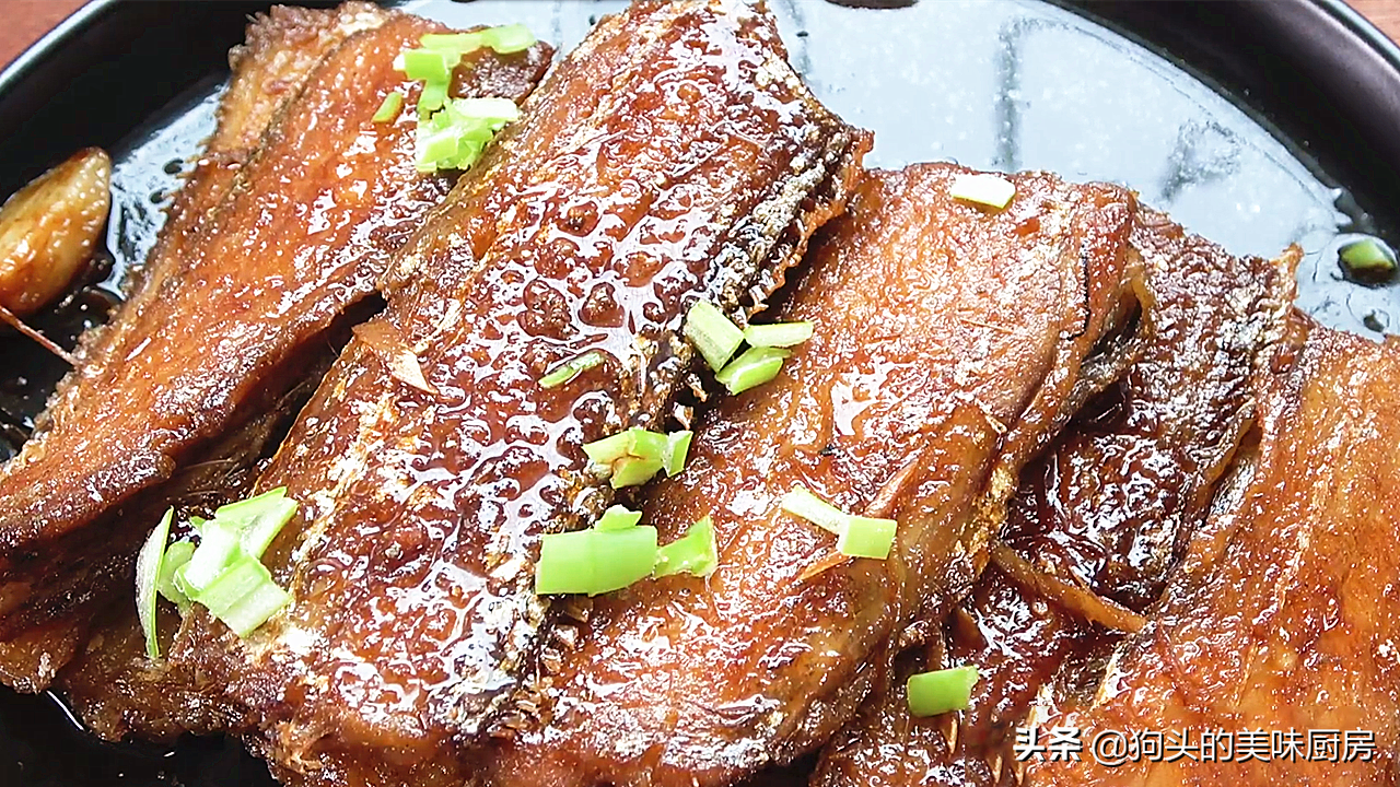 我家带鱼从不油炸，用这个做法又香又酥，不腥不腻，下饭必备