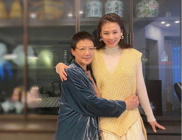 8对“抱团挣钱”的姐妹花，个个有钱，李冰冰姐