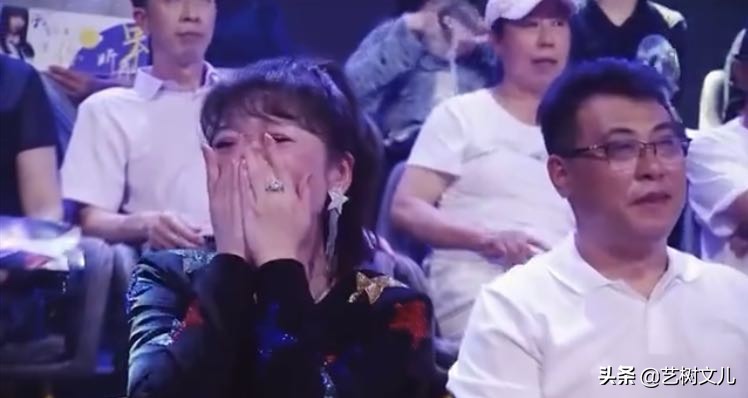 被一众明星打call，妈妈穿7000块上衣，赵小棠出道