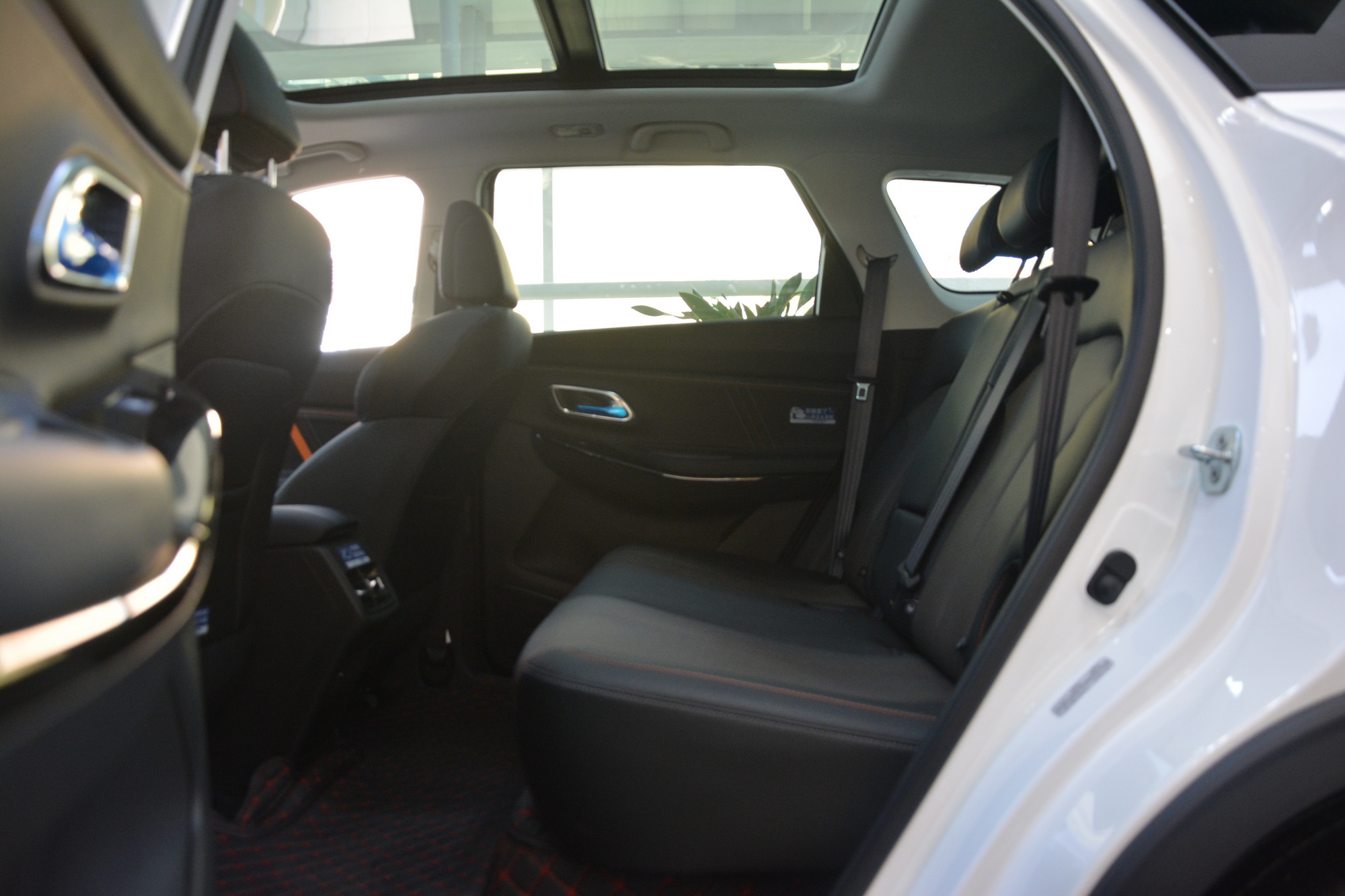 到店实拍：长安欧尚X7 PLUS对比长安欧尚X7，区别在哪？