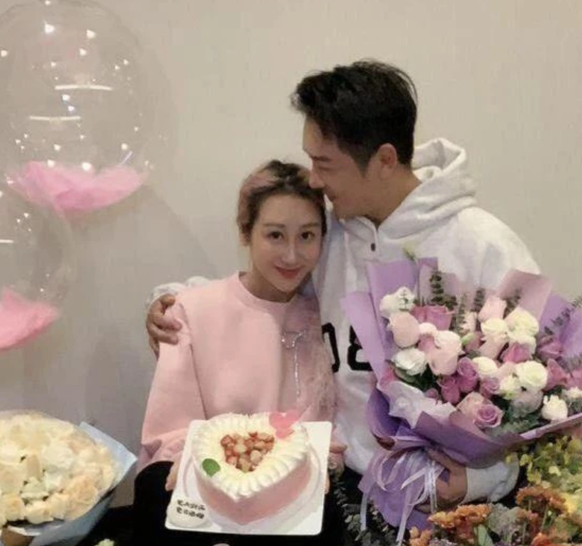 陈浩民收入全靠蒋丽莎？老婆帽子上万还限量，被曝已重回上亿豪宅