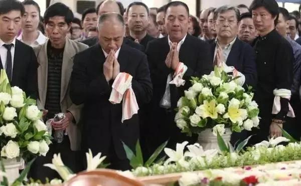 健力宝之父，李经纬的悲剧人生：43岁创业，63岁被判入狱，为啥？