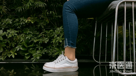 年轻女记者崴脚12天后离世！她忽视的问题你可能