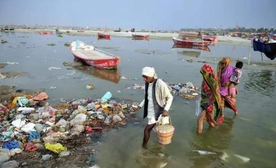 满是垃圾的恒河水，印度人喝了却没事，科学家有了新发现