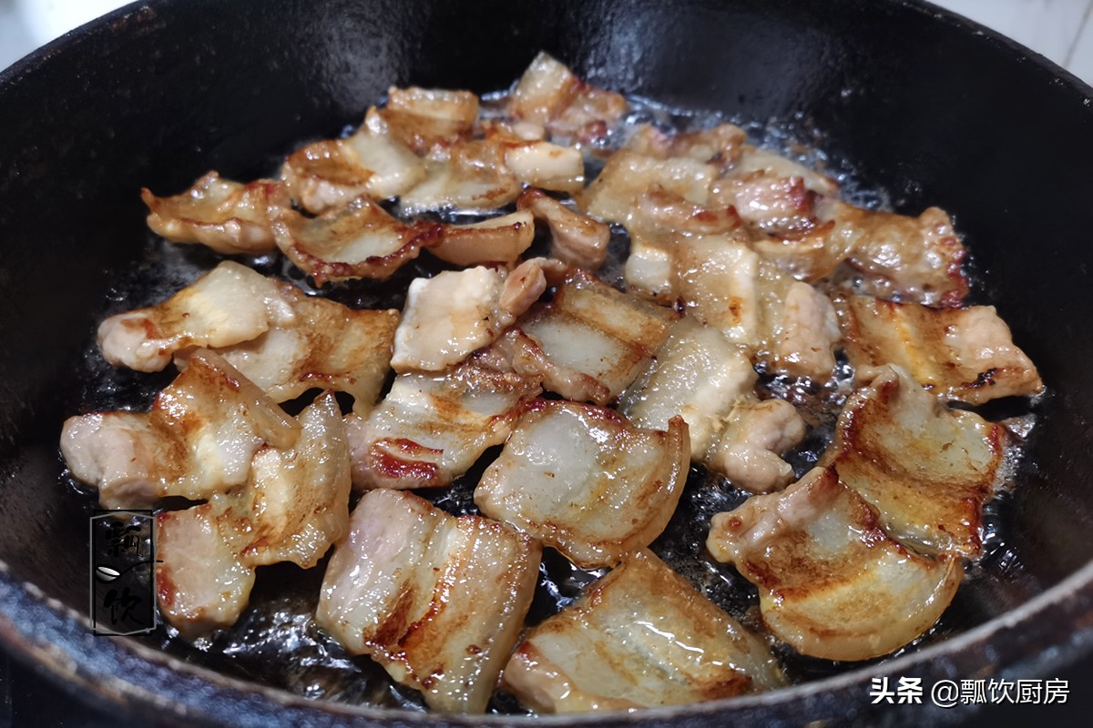 自從學會五花肉這做法，一連吃半月還沒夠，不放油都香掉牙，解饞