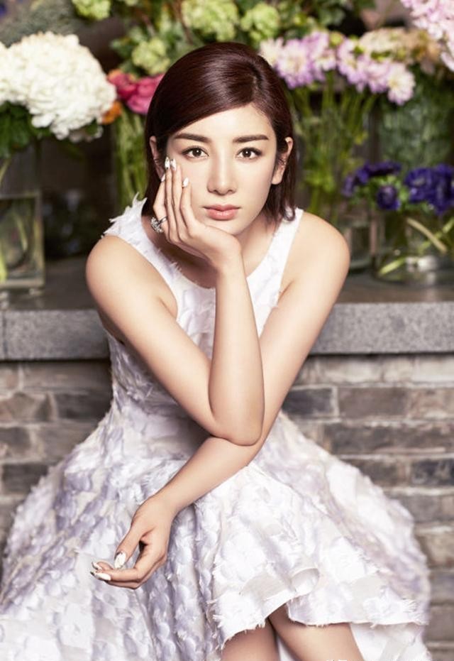 " like that again enchanted " actor Huang Yi expresses: New Year desire is to go up to be married to the bridal sedan chair to man