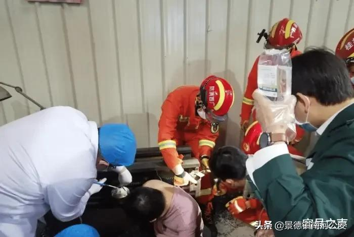 一小伙手臂被搅碎,现场画面令人心碎