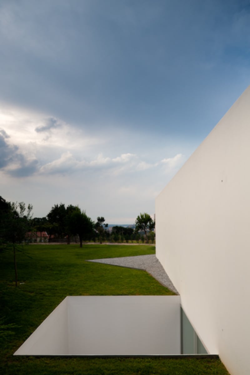 简约到极致的梦想白房子，Aires Mateus经典作品突破了时空界限