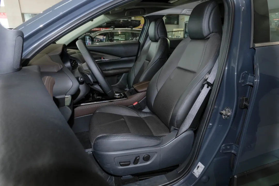 实拍Mazda CX-30：15万级“最美”SUV正式登场
