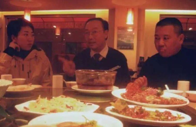 曹云金跟郭德纲反目成仇，郭德纲为何落泪？一