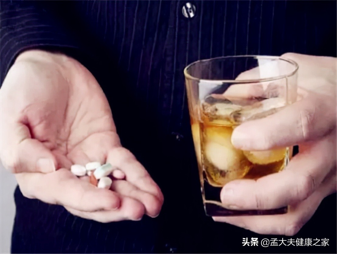 除了吃頭孢不能喝酒，還有5種藥吃完也不能喝酒，告訴你的酒友