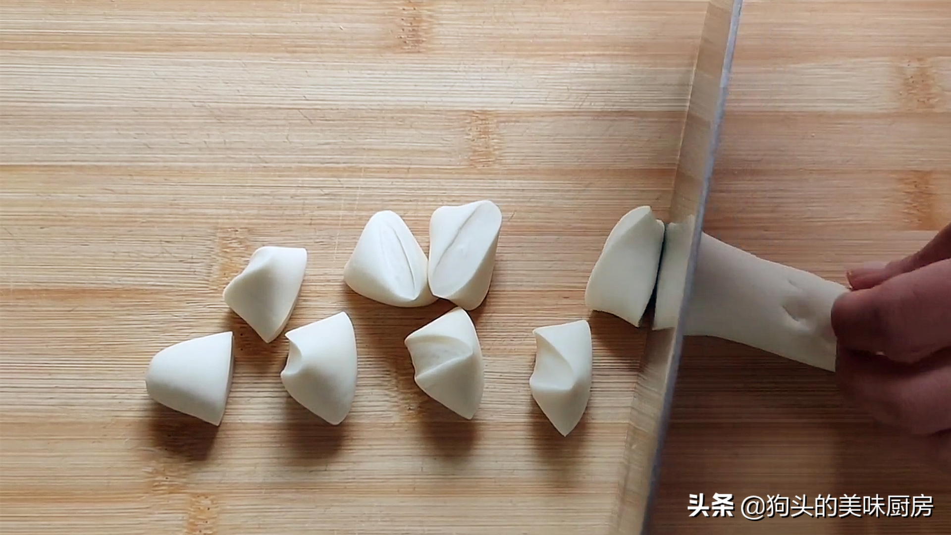 蒸包子不加酵母也能做，教你個老方法，咬一口滿嘴都是香，太香了