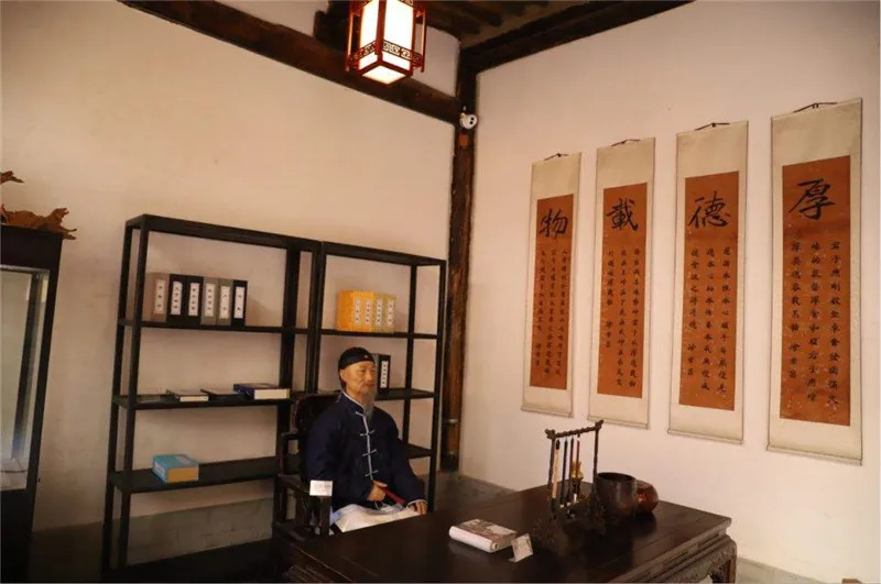李铭汉故居的楹联匾额