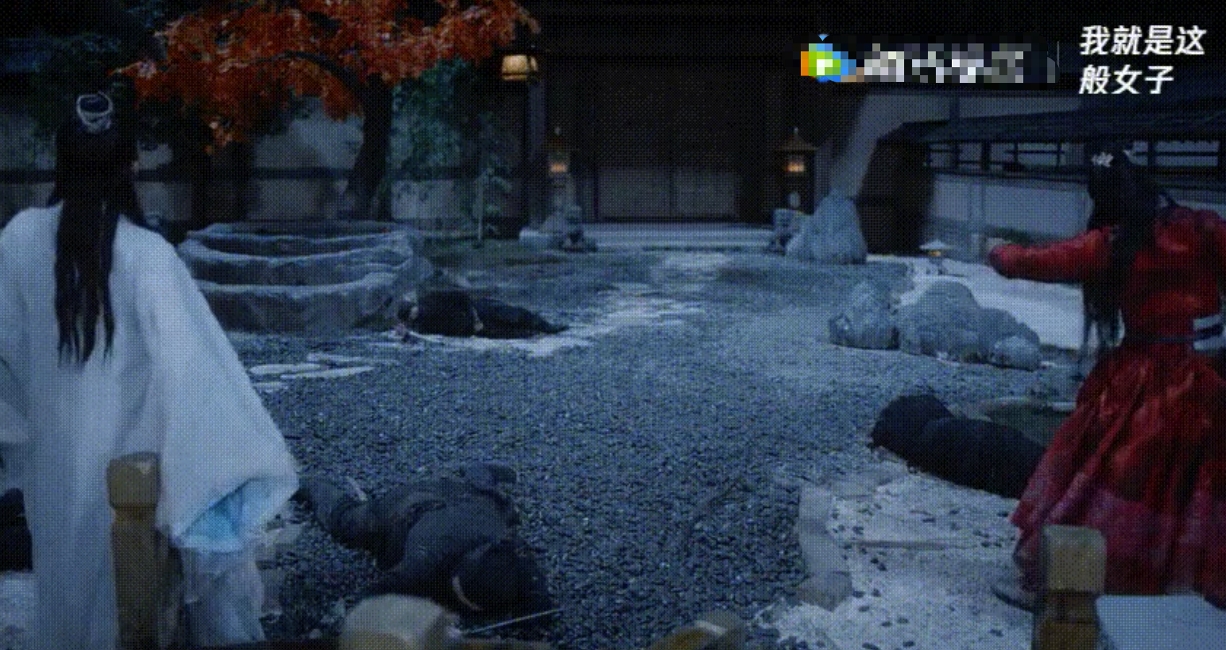 关晓彤打戏用替身惹争议，敷衍甩鞭子被硬夸，赵丽颖也曾用跑替？