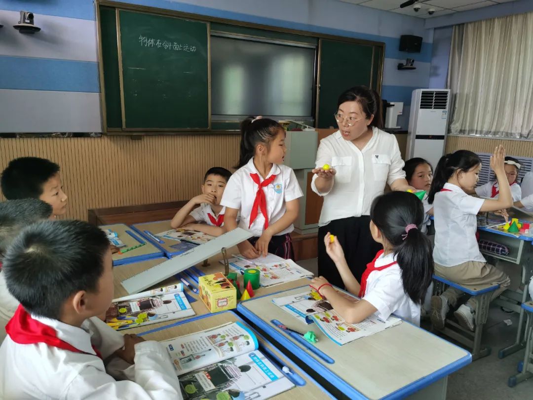 临渭区北塘实验小学怎么样?聚焦科学课堂(图8)