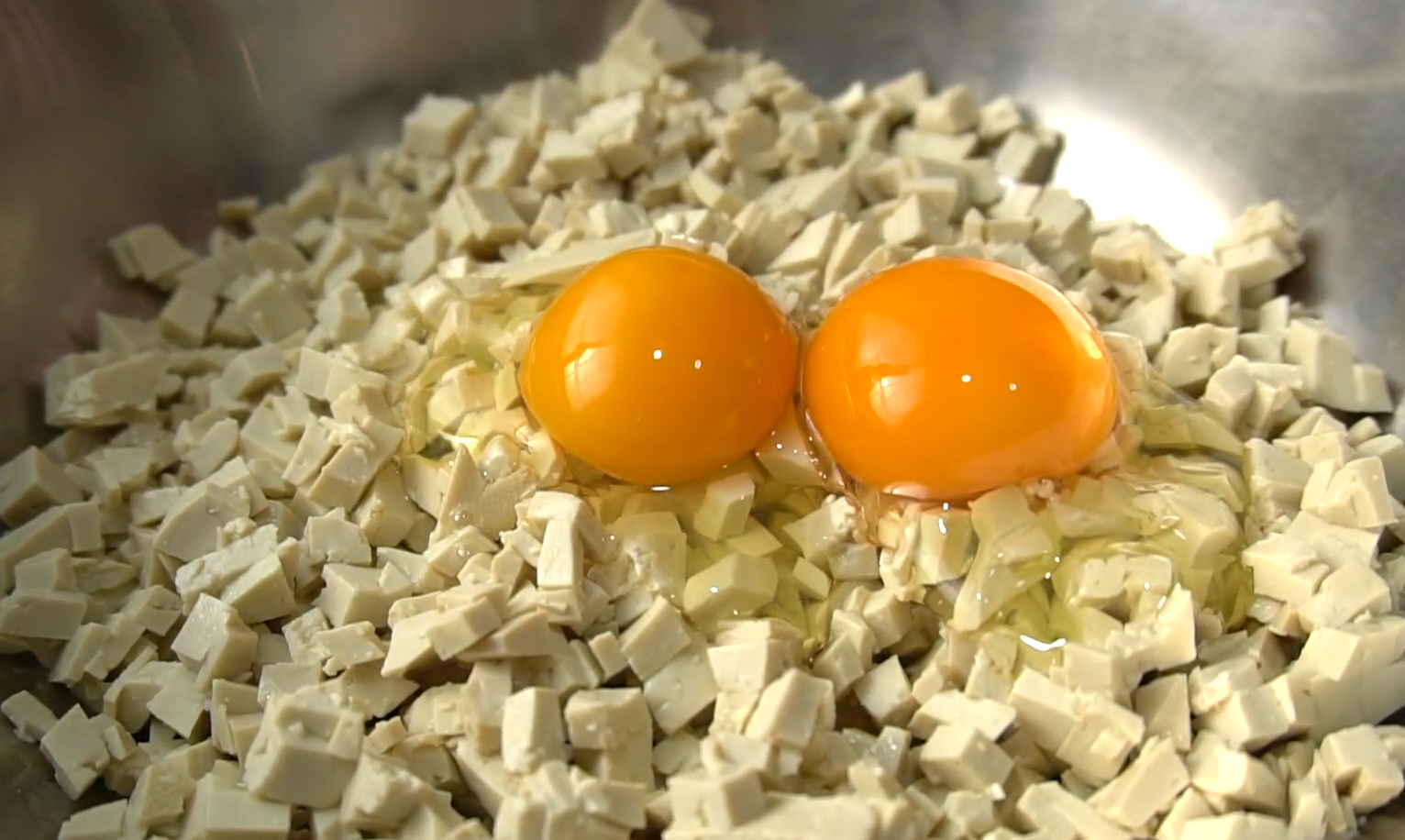 白菜這樣吃真過癮，不發麵不燙麵，一折一卷就搞定，比包子還好吃