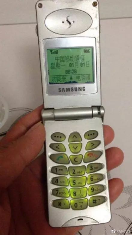 伙计，你还记得人生的第一部手机吗？看完老泪纵横！